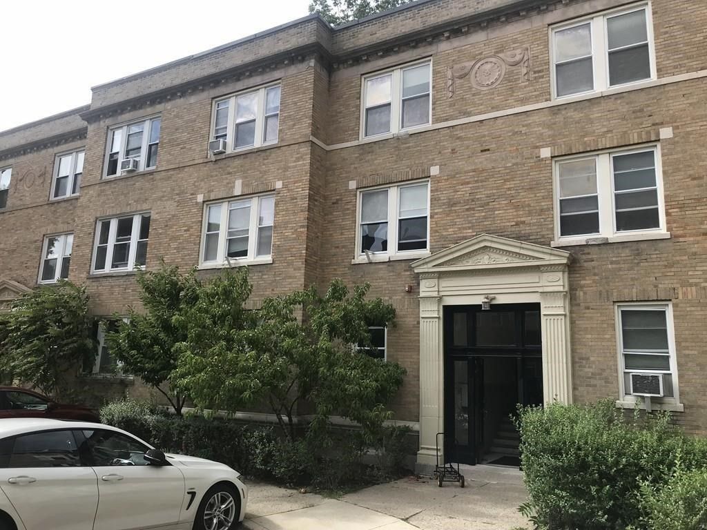 235 Freeman St U-6, Brookline, MA 02446