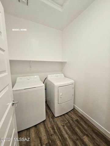 870 N Astronomer Lane, Green Valley, AZ 85614