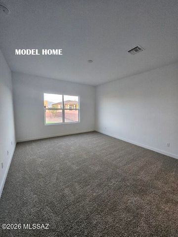 870 N Astronomer Lane, Green Valley, AZ 85614