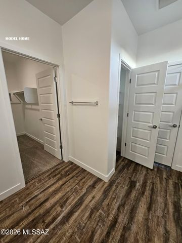 870 N Astronomer Lane, Green Valley, AZ 85614