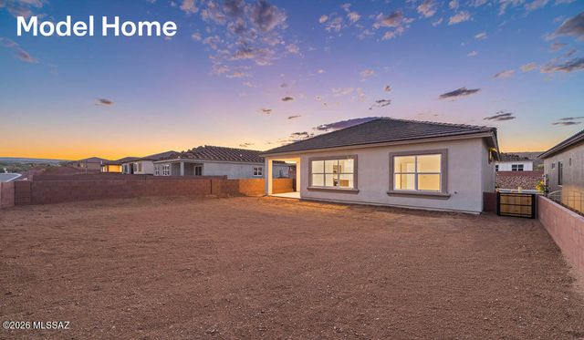 870 N Astronomer Lane, Green Valley, AZ 85614