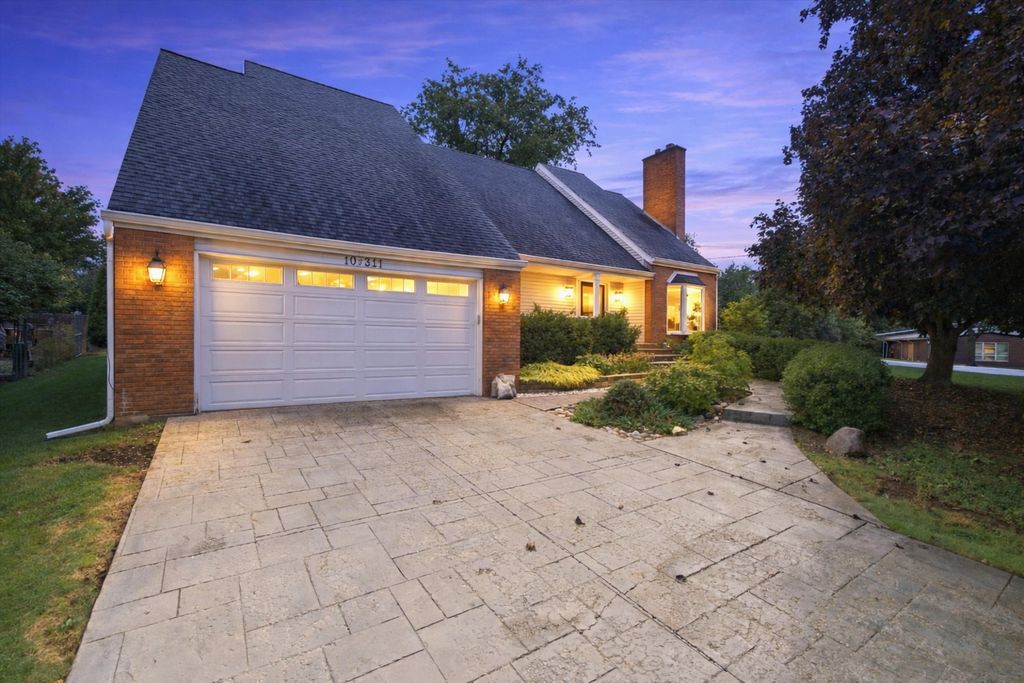 10S381 Jamie Lane, Willowbrook, IL 60527 — exterior