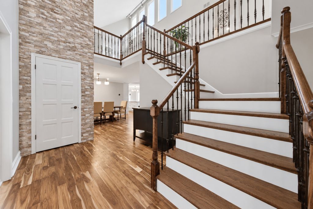 10S381 Jamie Lane, Willowbrook, IL 60527 — photo 3