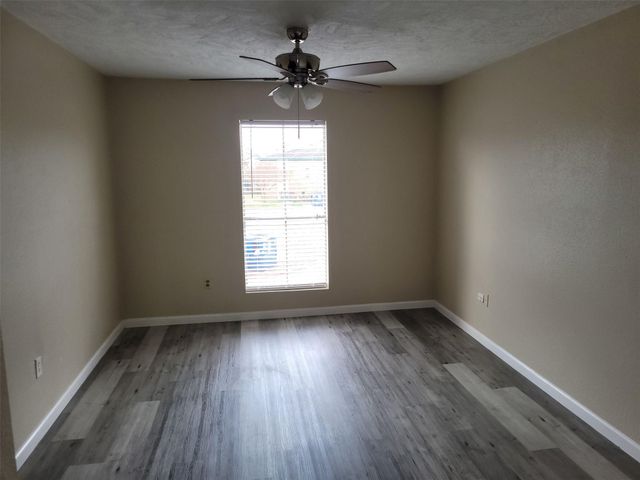 1516 Bay Area Boulevard 2, Houston, TX 77058