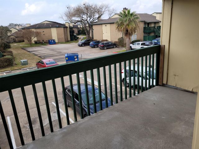 1516 Bay Area Boulevard 2, Houston, TX 77058