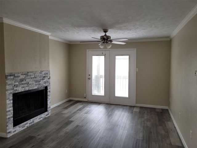 1516 Bay Area Boulevard 2, Houston, TX 77058