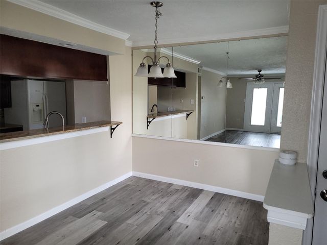 1516 Bay Area Boulevard 2, Houston, TX 77058