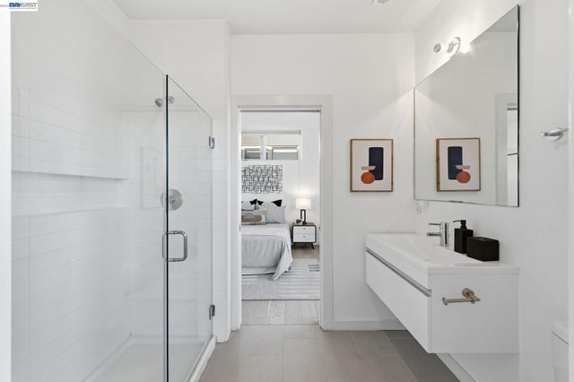 857 W Grand Ave, Oakland, CA 94607