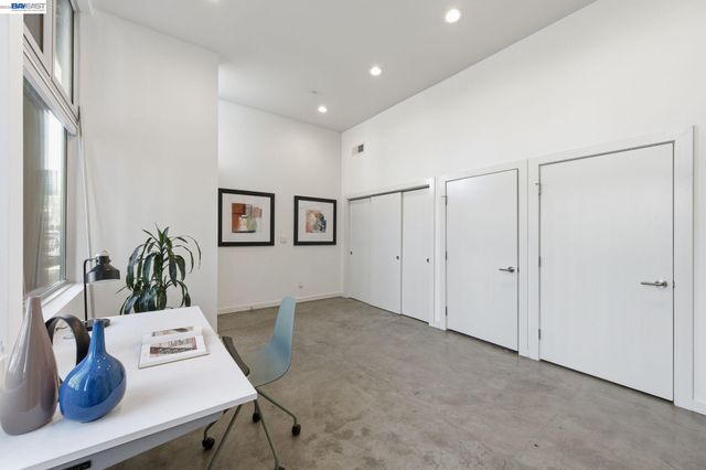 857 W Grand Ave, Oakland, CA 94607