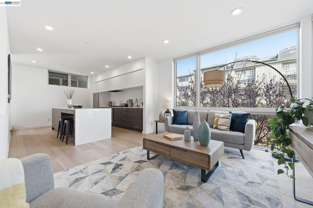 857 W Grand Ave, Oakland, CA 94607