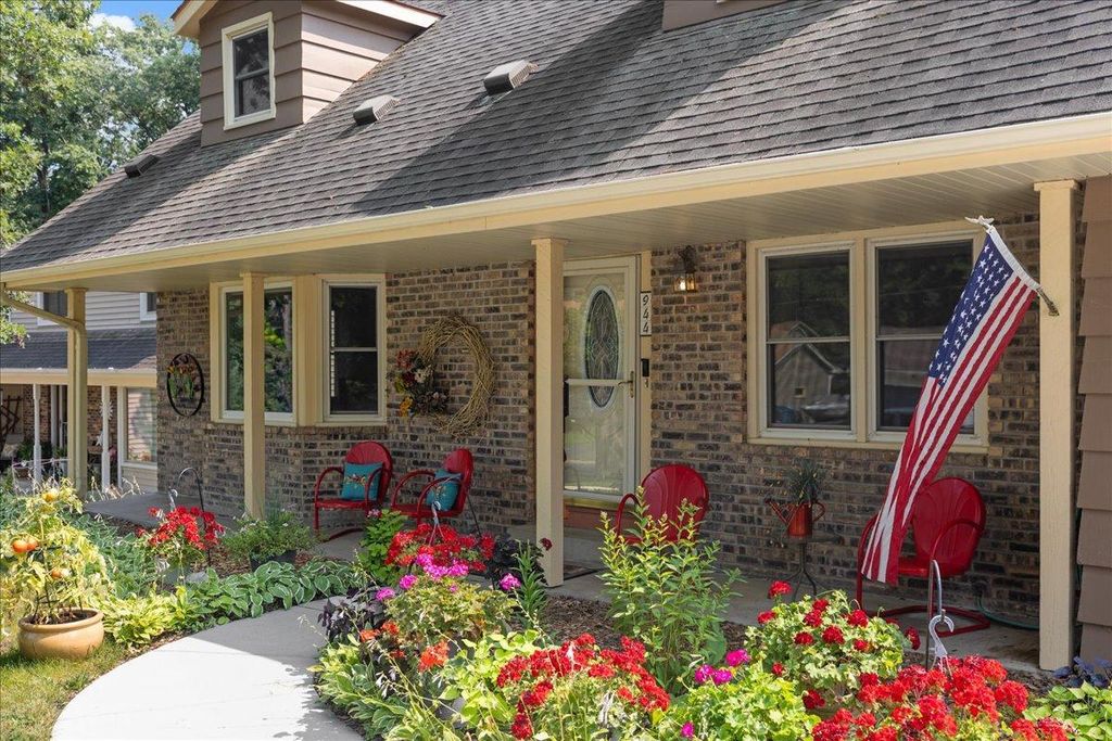 944 11th Avenue SE, Forest Lake, MN 55025 — photo 2