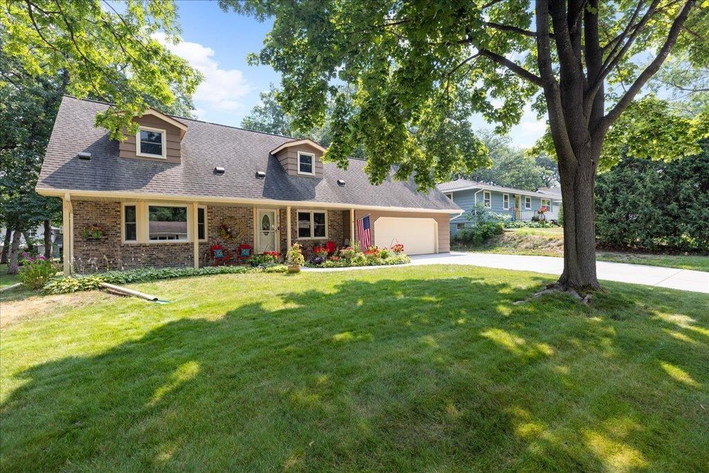 944 11th Avenue SE, Forest Lake, MN 55025 — photo 3