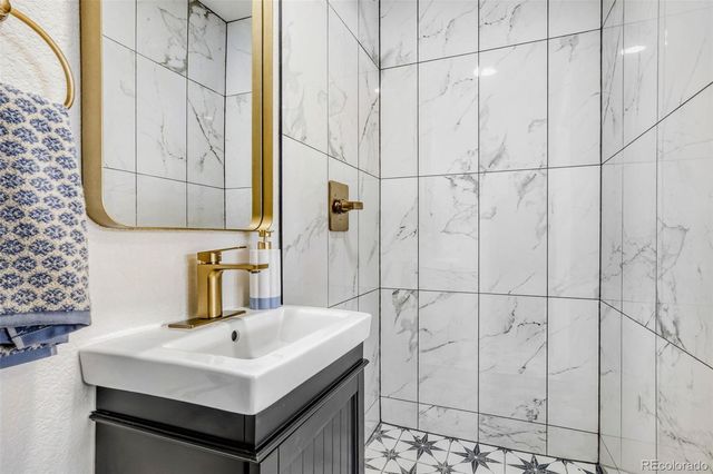 27841 E Lakeview Drive, Aurora, CO 80016