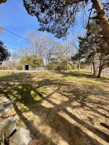 6500 Navajo Trail, North Little Rock, AR 72116