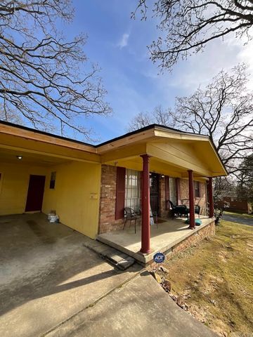 6500 Navajo Trail, North Little Rock, AR 72116