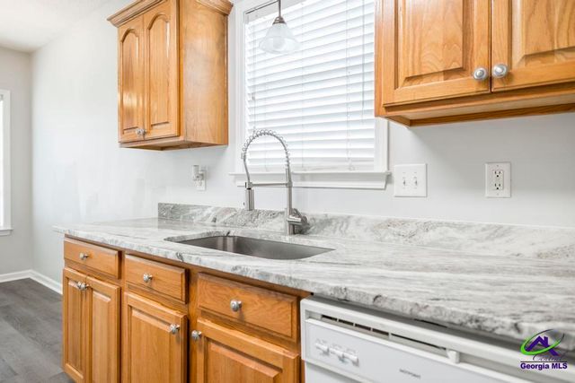 316 Haverhill Circle, Warner Robins, GA 31088