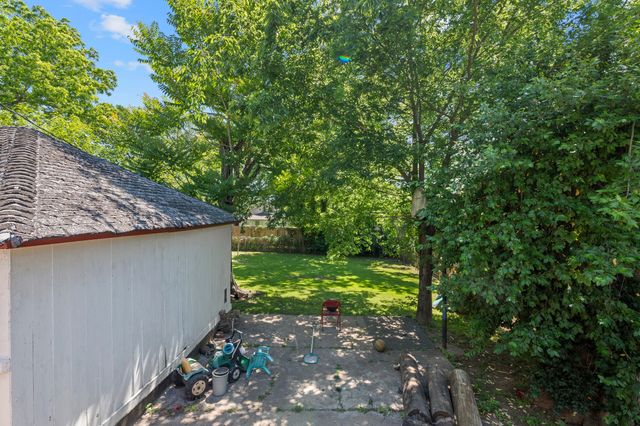 128 S Adair Street, Vinita, OK 74301