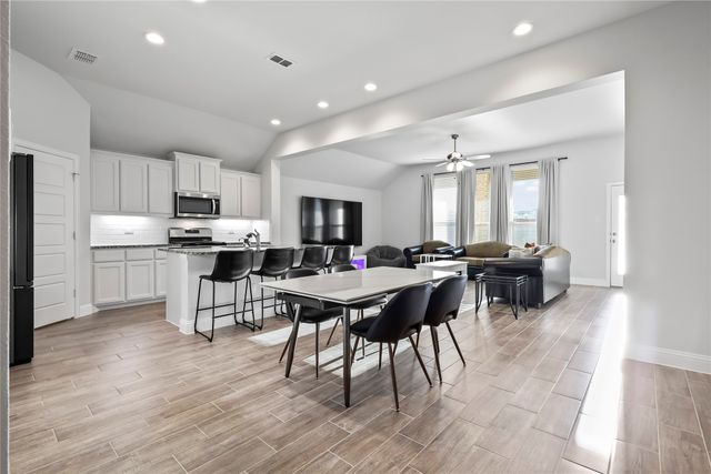 103 Woodlands Way, Balch Springs, TX 75181