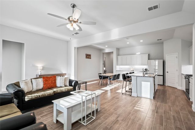 103 Woodlands Way, Balch Springs, TX 75181