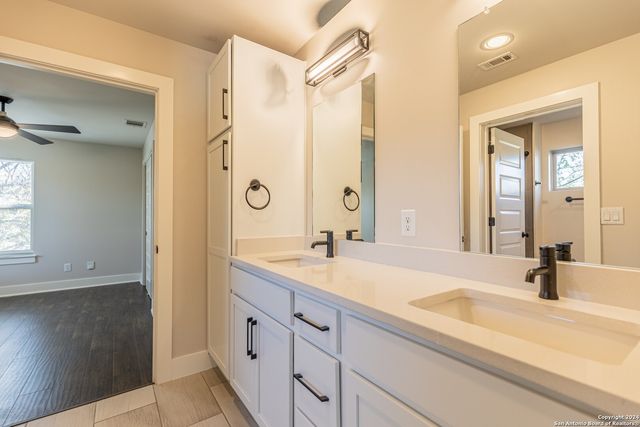 130 Rose Ln Unit 202, San Antonio, TX 78212
