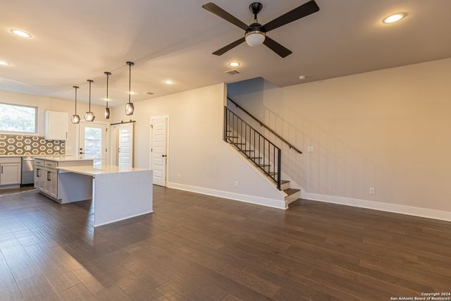 130 Rose Ln Unit 202, San Antonio, TX 78212
