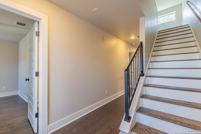 130 Rose Ln Unit 202, San Antonio, TX 78212
