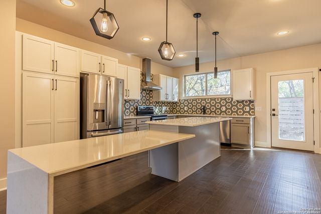 130 Rose Ln Unit 202, San Antonio, TX 78212
