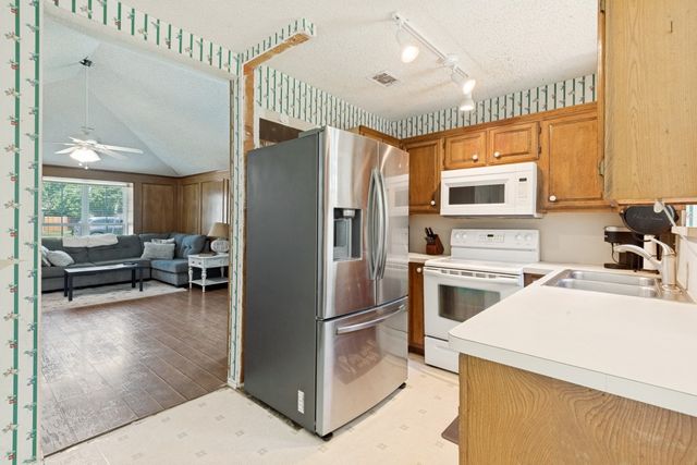 7410 Jessica Way, Rowlett, TX 75089