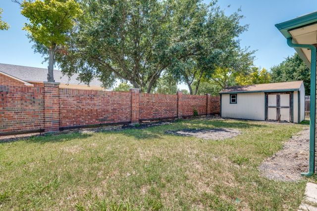 7410 Jessica Way, Rowlett, TX 75089