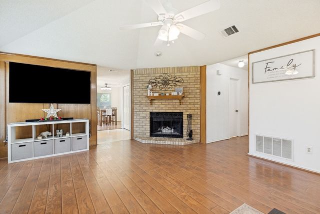 7410 Jessica Way, Rowlett, TX 75089