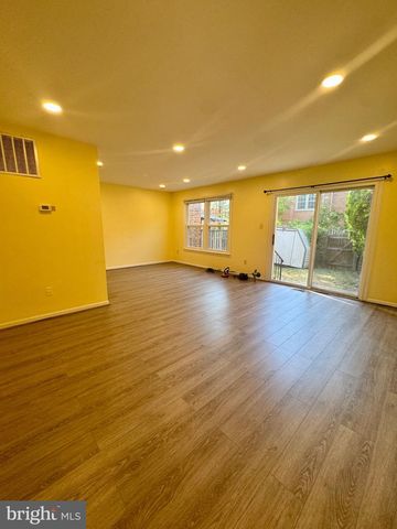 10216 PROVINCETOWN CT, Fairfax, VA 22032