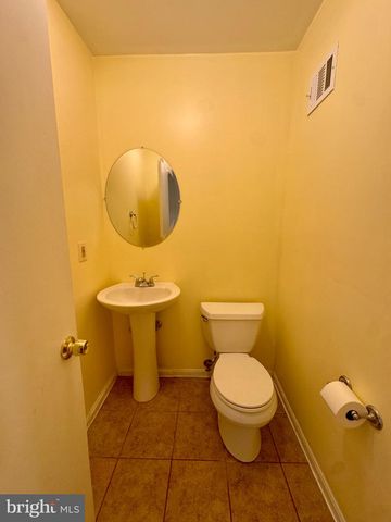 10216 PROVINCETOWN CT, Fairfax, VA 22032