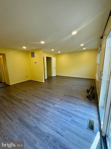 10216 PROVINCETOWN CT, Fairfax, VA 22032