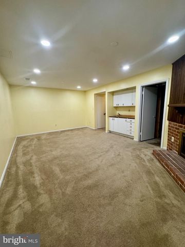 10216 PROVINCETOWN CT, Fairfax, VA 22032