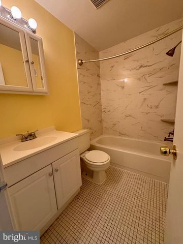 10216 PROVINCETOWN CT, Fairfax, VA 22032