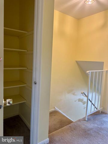 10216 PROVINCETOWN CT, Fairfax, VA 22032