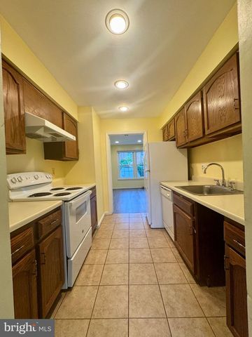 10216 PROVINCETOWN CT, Fairfax, VA 22032