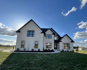 1717 Oliver Park Blvd, Clarksville, TN 37043