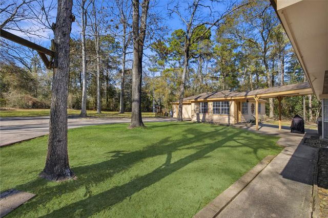 10505 Champion Village Drive, Conroe, TX 77303