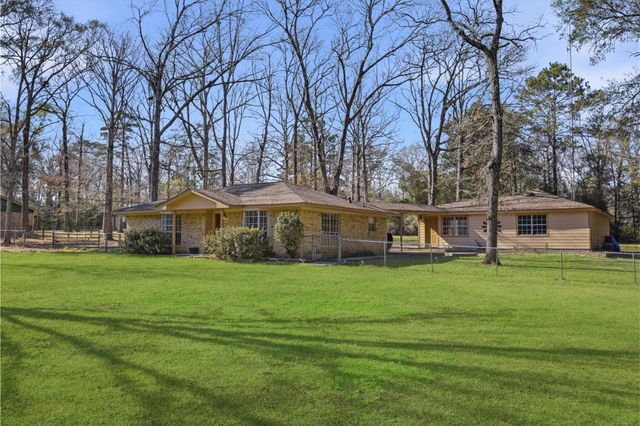 10505 Champion Village Drive, Conroe, TX 77303