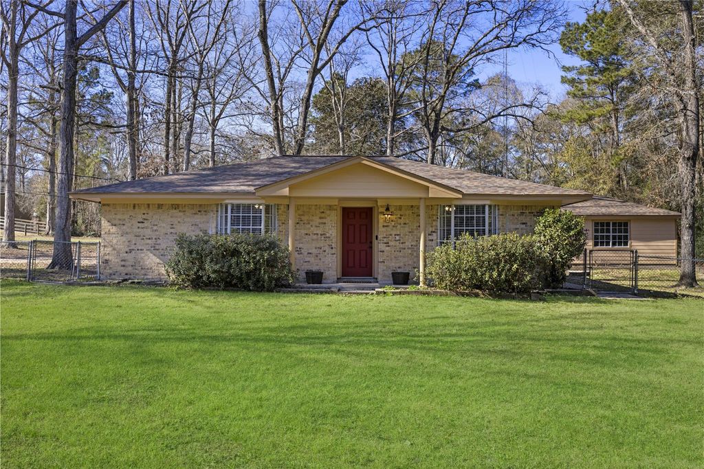 10505 Champion Village Drive, Conroe, TX 77303