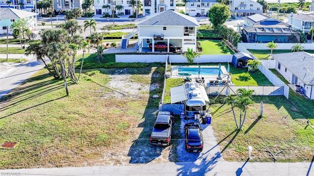 7950 Buccaneer DR, Fort Myers Beach, FL 33931