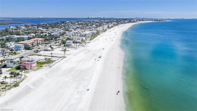 7950 Buccaneer DR, Fort Myers Beach, FL 33931