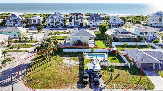 7950 Buccaneer DR, Fort Myers Beach, FL 33931