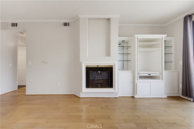 555 Maine Avenue 207, Long Beach, CA 90802