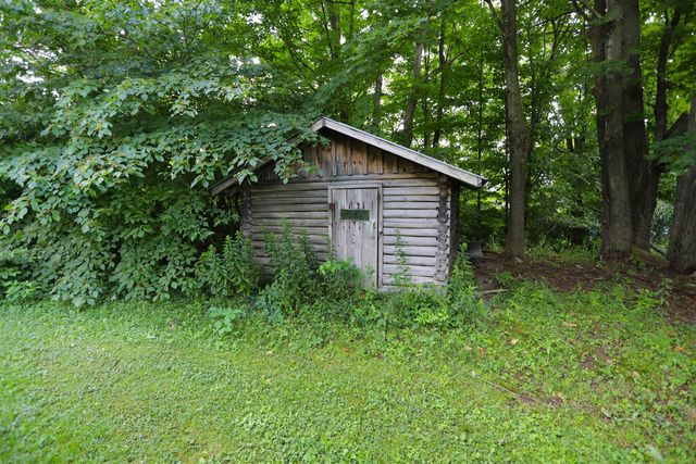 1074 VT RT 100, Westfield, VT 05874