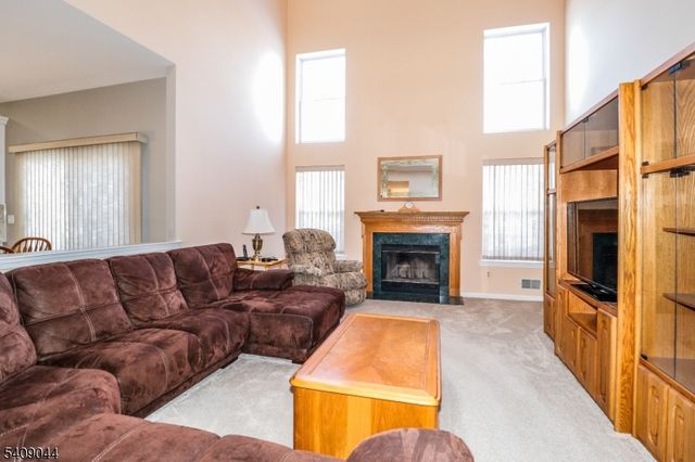 6 Bering Way, Franklin Twp., NJ 08873