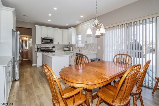 6 Bering Way, Franklin Twp., NJ 08873