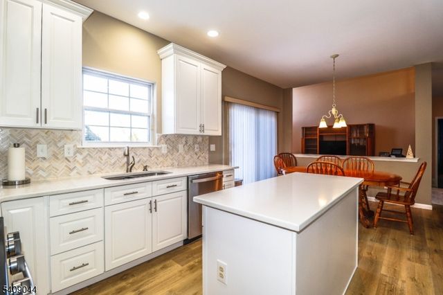 6 Bering Way, Franklin Twp., NJ 08873