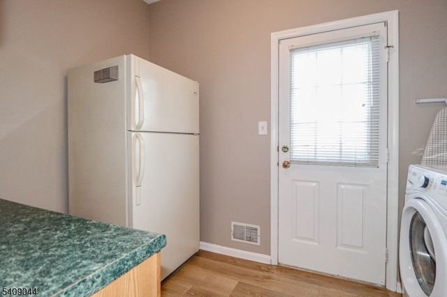 6 Bering Way, Franklin Twp., NJ 08873